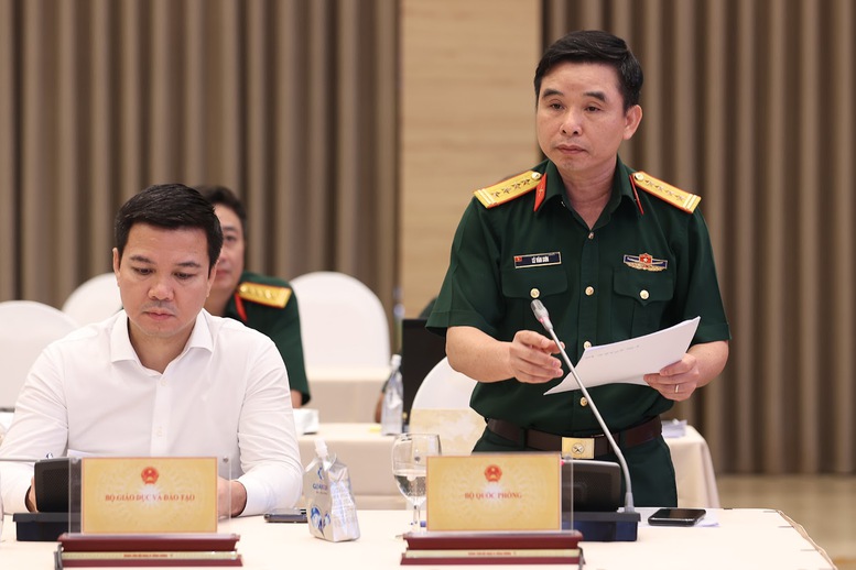 Họp báo Chính phủ thường kỳ tháng 6: Tìm kiếm hài cốt liệt sĩ, đấu tranh chống lừa đảo 'hợp đồng kỳ nghỉ' được quan tâm- Ảnh 1.