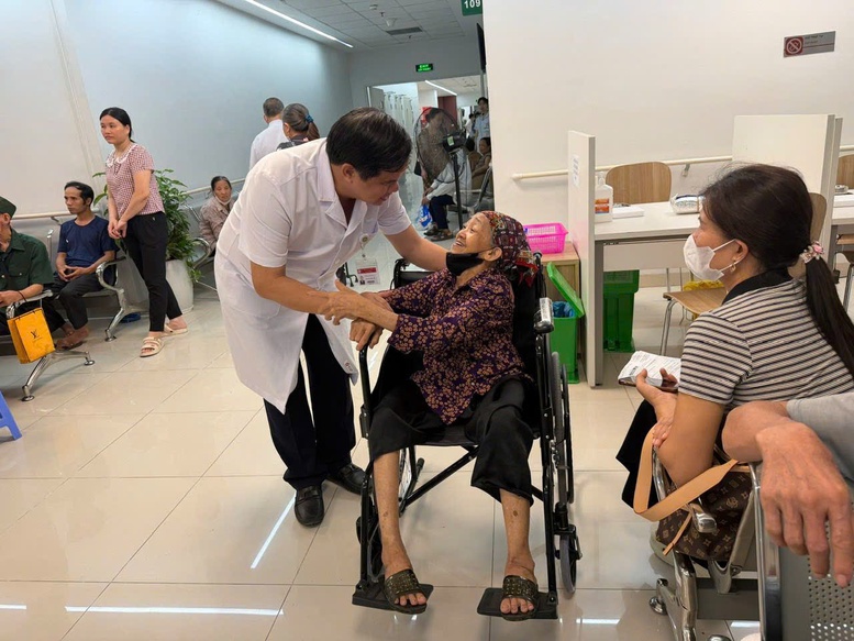 Từ trái tim người thầy thuốc: Hành trình tri ân của Bệnh viện Bạch Mai ở Cố đô Ninh Bình- Ảnh 5.