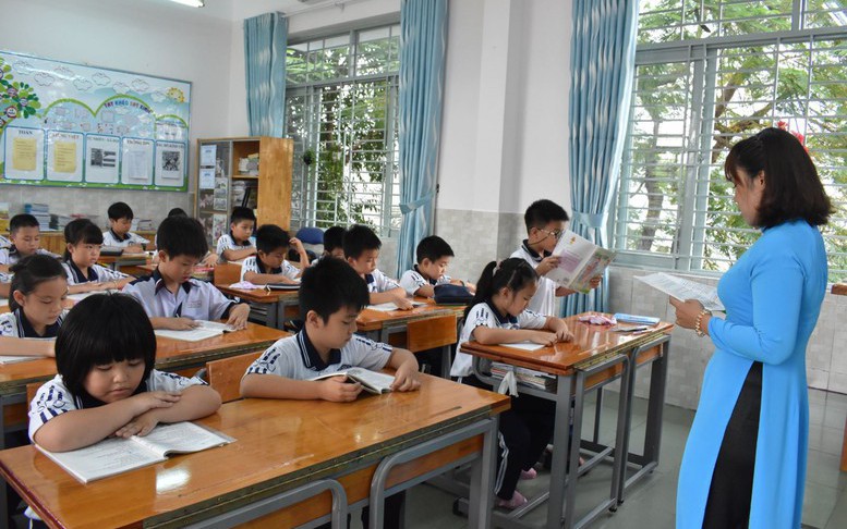 TPHCM: Miễn phí sách giáo khoa cho học sinh, khám sức khỏe không phụ thuộc địa giới hành chính