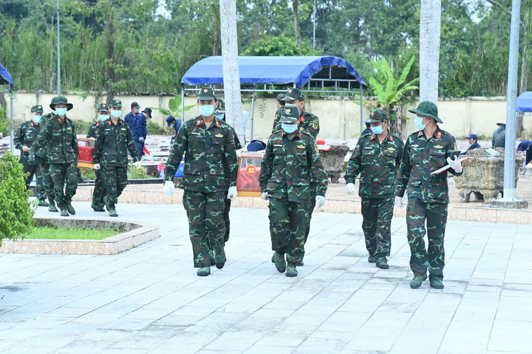 Cần Thơ lấy mẫu ADN hơn 1.300 phần mộ liệt sĩ tại Nghĩa trang Liệt sĩ Ô Môn- Ảnh 1.