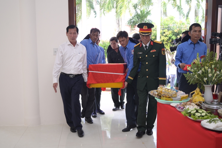 Cần Thơ lấy mẫu ADN hơn 1.300 phần mộ liệt sĩ tại Nghĩa trang Liệt sĩ Ô Môn- Ảnh 2.
