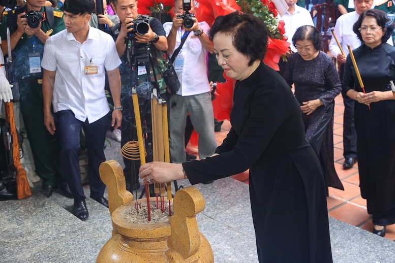 Thủ tướng Lê Minh Hưng: Bằng mọi giá, phải nỗ lực, quyết tâm cao nhất để tìm kiếm, quy tập và xác định danh tính hài cốt liệt sĩ- Ảnh 10.