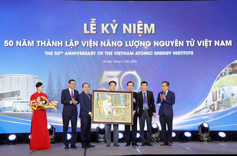 Phó Thủ tướng Hồ Quốc Dũng dự kỷ niệm 50 năm thành lập Viện Năng lượng nguyên tử Việt Nam- Ảnh 6.