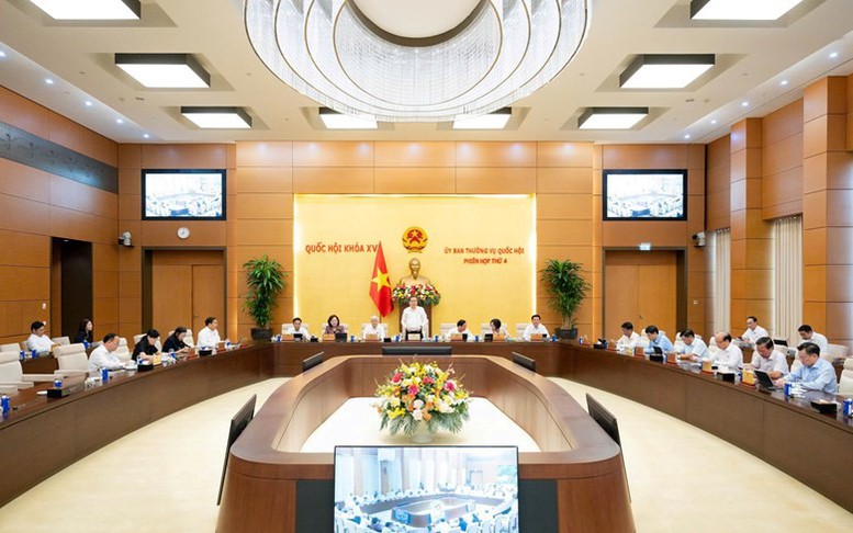 Khai mạc Phiên họp thứ tư của Ủy ban Thường vụ Quốc hội