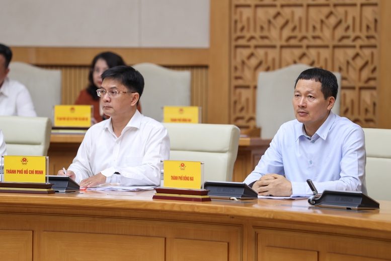 Thủ tướng: Thể chế phải tạo đột phá phát triển và thực thi phải hiệu quả, không trở thành 'điểm nghẽn của điểm nghẽn'- Ảnh 7.