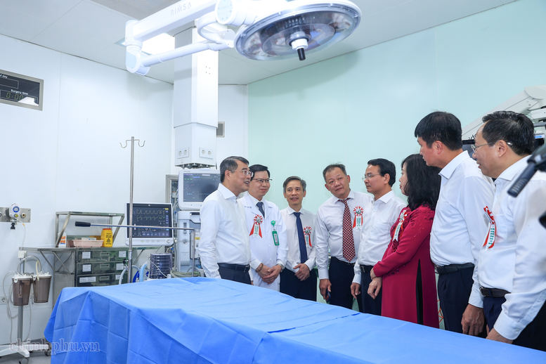 Thủ tướng Lê Minh Hưng: Xây dựng những bệnh viện hiện đại và hình thành hệ sinh thái y tế phát triển đồng bộ- Ảnh 9.