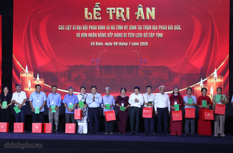 Tri ân các liệt sĩ Đại đội Pháo binh 45 tại 'toạ độ lửa' Bãi Dừa (Hà Tĩnh)- Ảnh 3.