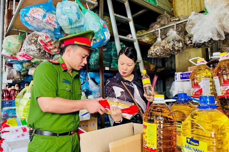 Siết quản lý thực phẩm từ khâu công bố đến lưu thông- Ảnh 1.