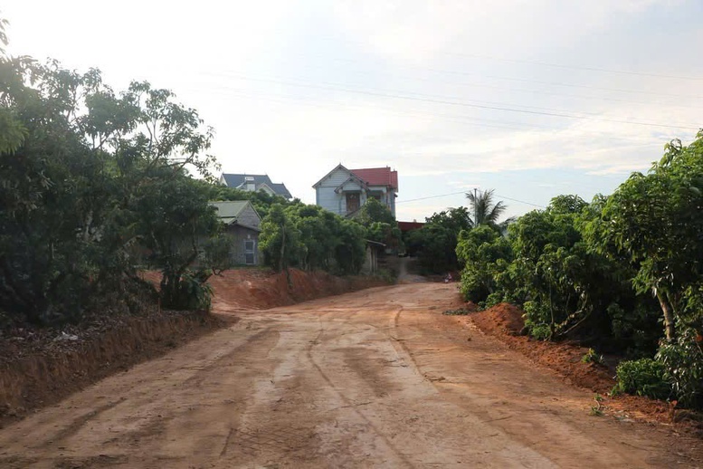 Đồng bào vùng cao: Hiến đất, chặt cây, mở lối để làm đường- Ảnh 4.