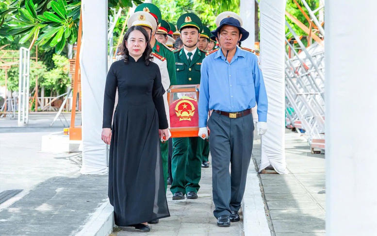 Phó Chủ tịch nước dự lễ an táng 235 hài cốt liệt sĩ tại Nghĩa trang liệt sĩ Dốc Bà Đắc
