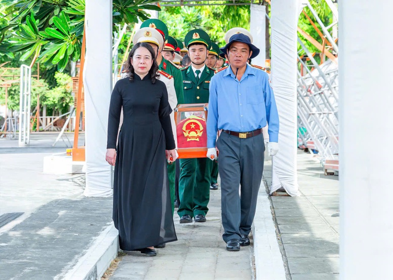 Phó Chủ tịch nước dự lễ an táng 235 hài cốt liệt sĩ tại Nghĩa trang liệt sĩ Dốc Bà Đắc- Ảnh 1.