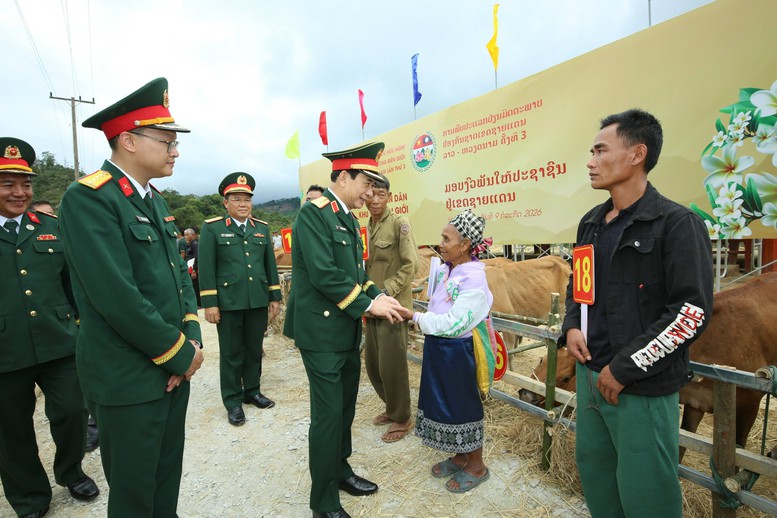 Đại tướng Phan Văn Giang dự các hoạt động Giao lưu quốc phòng biên giới tại Lào- Ảnh 4.