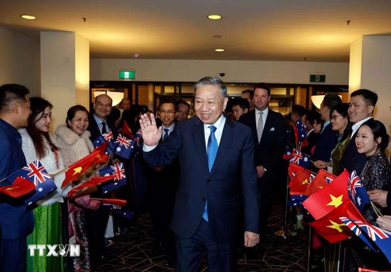 Tổng Bí thư, Chủ tịch nước Tô Lâm đến thủ đô Canberra, tiếp tục chuyến thăm cấp Nhà nước Australia- Ảnh 2.