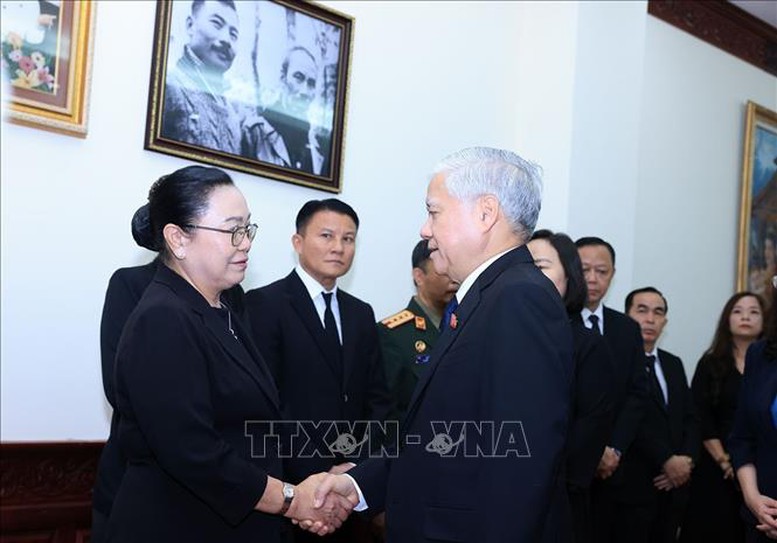Lãnh đạo Đảng, Nhà nước viếng đồng chí Saysomphone Phomvihane, Ủy viên Bộ Chính trị, Chủ tịch Quốc hội Lào- Ảnh 9.