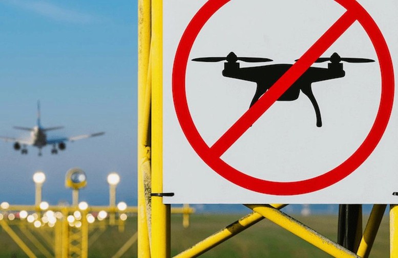 Sân bay Tân Sơn Nhất tạm dừng hàng loạt chuyến bay do xuất hiện drone- Ảnh 1.