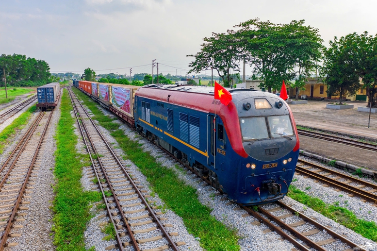Tổng công ty Đường sắt Việt Nam chuyển đổi thành Tập đoàn Đường sắt Quốc gia Việt Nam- Ảnh 1.