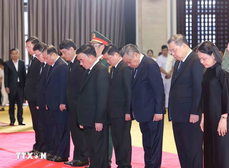 Thường trực Ban Bí thư Trần Cẩm Tú dự Lễ truy điệu đồng chí Saysomphone Phomvihane, Chủ tịch Quốc hội Lào- Ảnh 1.