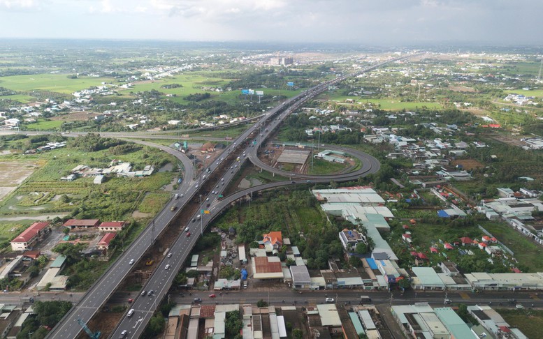 Nỗ lực hoàn thành 3 dự án cao tốc quan trọng khu vực phía Nam trong năm 2026
