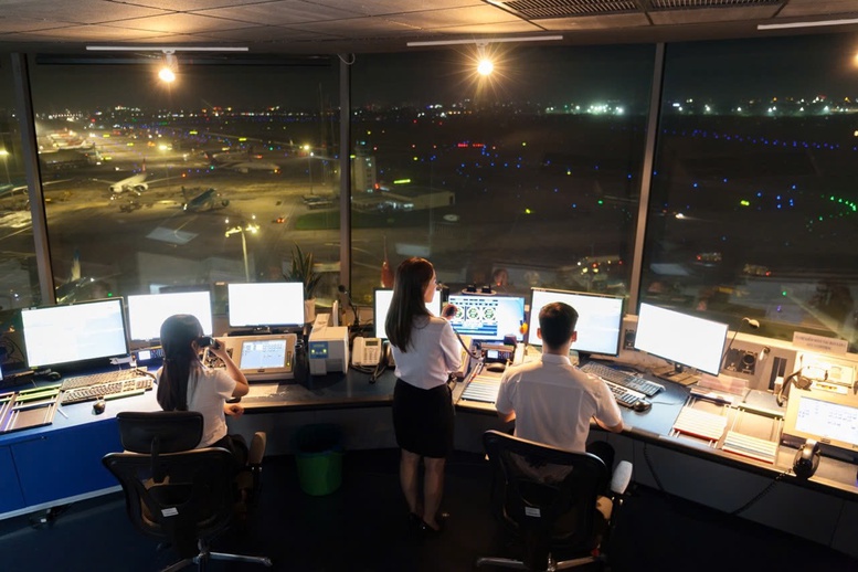 Hơn 70 chuyến bay tại Tân Sơn Nhất phải dừng, chờ do phát hiện drone- Ảnh 1.