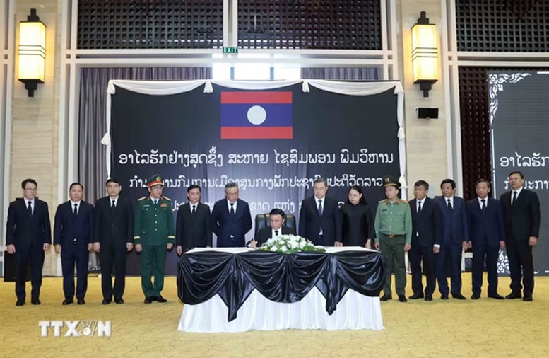 Thường trực Ban Bí thư Trần Cẩm Tú dự Lễ truy điệu đồng chí Saysomphone Phomvihane, Chủ tịch Quốc hội Lào- Ảnh 2.