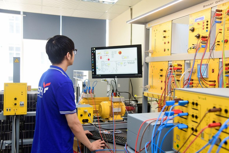 Điểm chuẩn đại học 2026: Trật tự nhóm ngành điểm cao đang thay đổi- Ảnh 2.