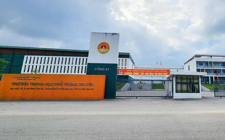 Bộ GD&ĐT lập đoàn giám sát thi lại tại Trường THPT Chuyên Tuyên Quang- Ảnh 1.
