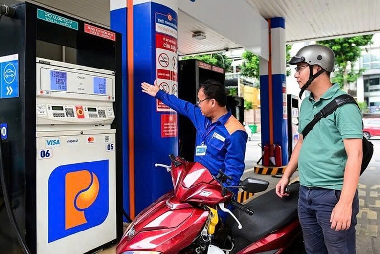 Giá xăng tiếp tục giảm- Ảnh 1.