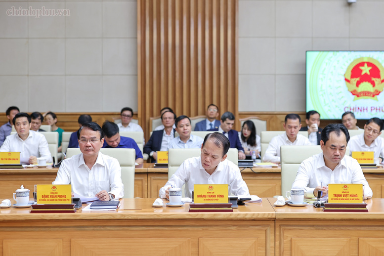 Thủ tướng Chính phủ làm việc với Ngân hàng Nhà nước và hệ thống các tổ chức tín dụng- Ảnh 8.
