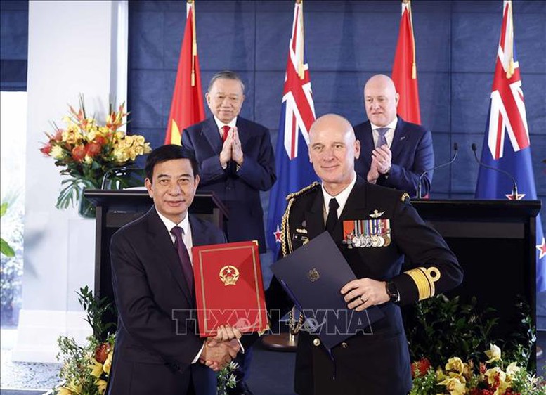 Tổng B&iacute; thư, Chủ tịch nước T&ocirc; L&acirc;m v&agrave; Thủ tướng New Zealand gặp gỡ b&aacute;o ch&iacute; v&agrave; chứng kiến trao c&aacute;c văn kiện hợp t&aacute;c- Ảnh 2.