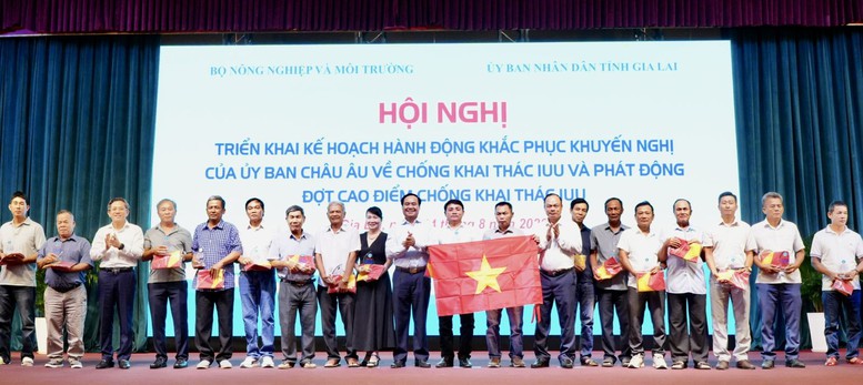 Triển khai tháng cao điểm chống khai thác IUU, quyết tâm gỡ 'Thẻ vàng' trong năm 2026- Ảnh 1.