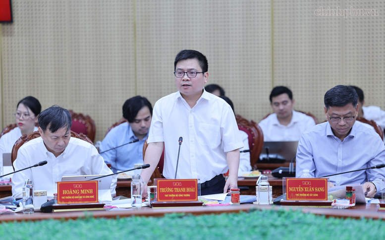 Phó Thủ tướng Thường trực Phạm Gia Túc: Quảng Ngãi cần phát huy tối đa tiềm năng, tạo động lực tăng trưởng mới- Ảnh 5.