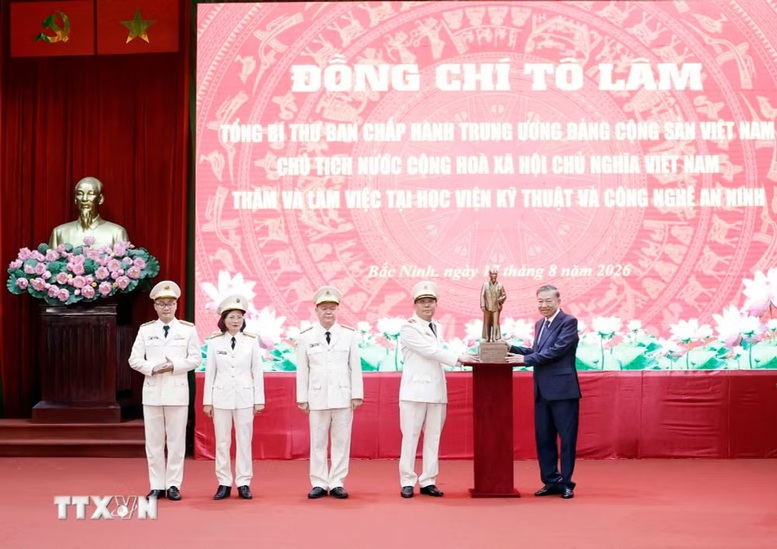 Tổng Bí thư, Chủ tịch nước Tô Lâm thăm, làm việc tại Học viện Kỹ thuật và Công nghệ an ninh (Bộ Công an)- Ảnh 3.