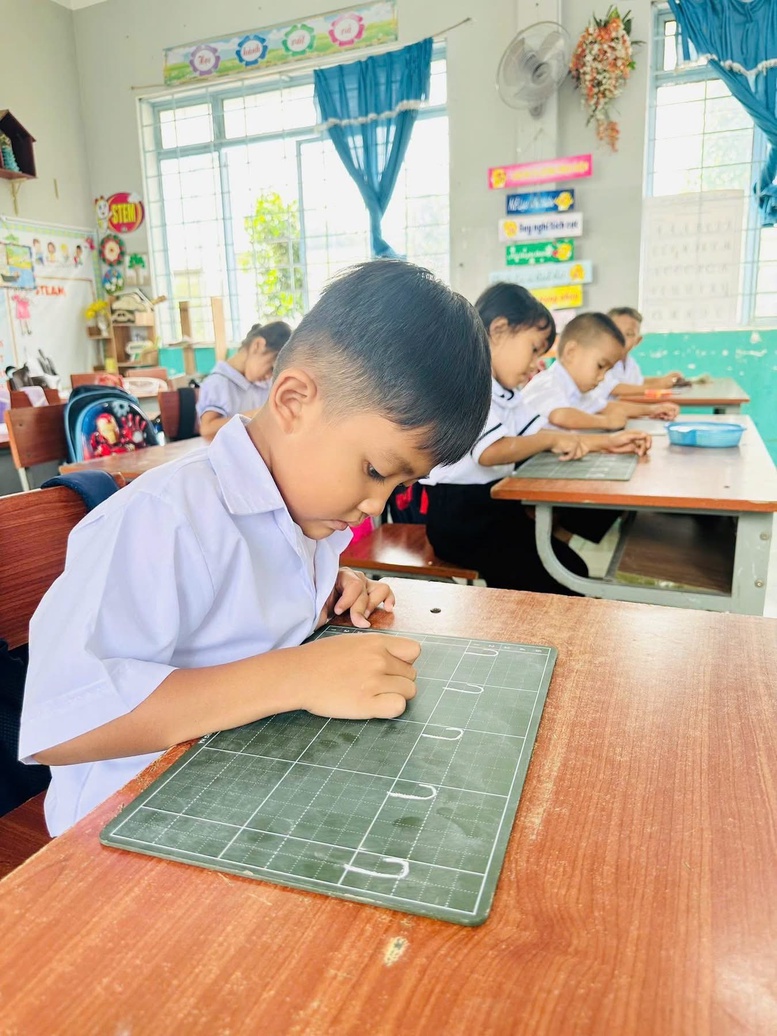 Để trẻ háo hức chờ ngày được mặc đồng phục- Ảnh 7.
