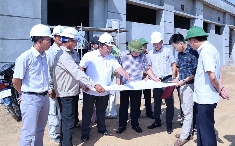 Tăng tốc đưa dự án TBA 220 kV Sầm Sơn và đường dây đấu nối về đích- Ảnh 1.