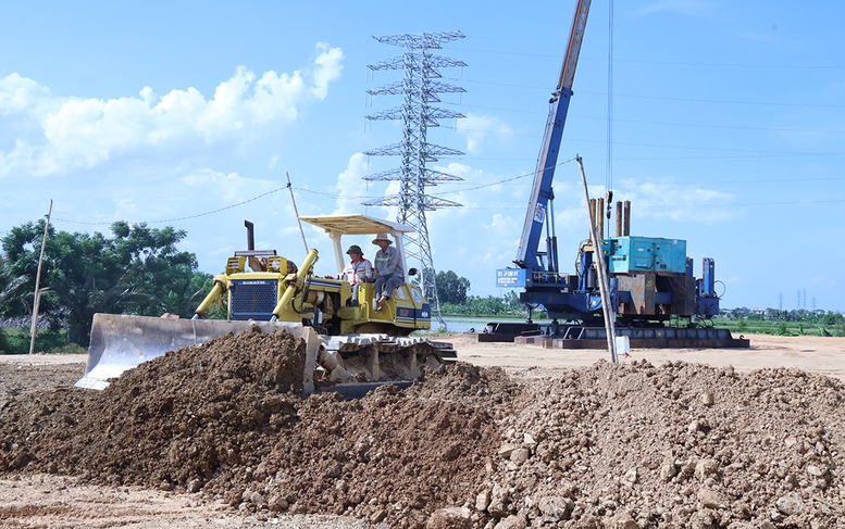 Tăng tốc đưa dự án TBA 220 kV Sầm Sơn và đường dây đấu nối về đích- Ảnh 4.