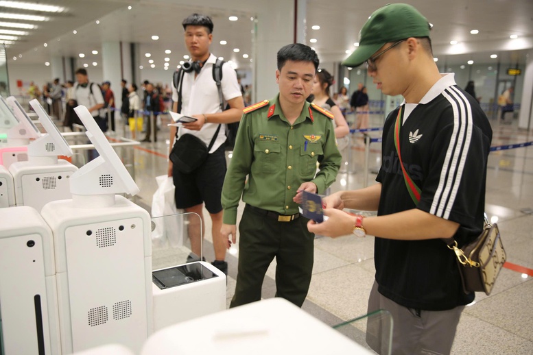 Công nghệ thay đổi trải nghiệm xuất nhập cảnh tại cửa ngõ Nội Bài- Ảnh 5.