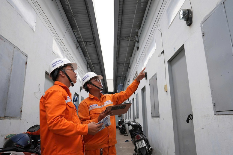 EVNHCMC: Lấy phòng ngừa làm gốc, đưa an toàn điện đến từng hộ gia đình- Ảnh 3.
