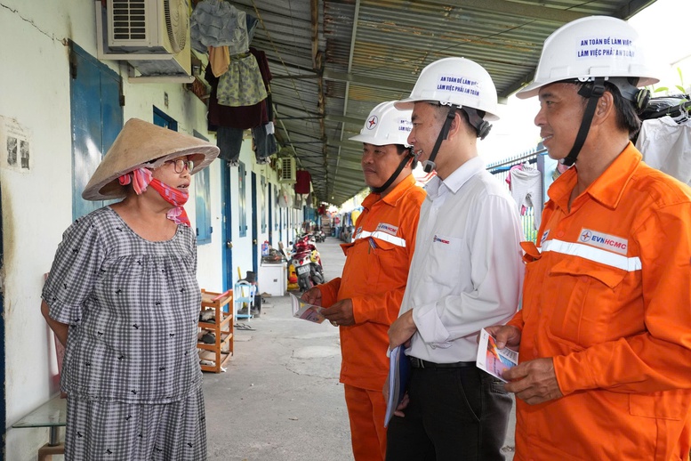 EVNHCMC: Lấy phòng ngừa làm gốc, đưa an toàn điện đến từng hộ gia đình- Ảnh 2.