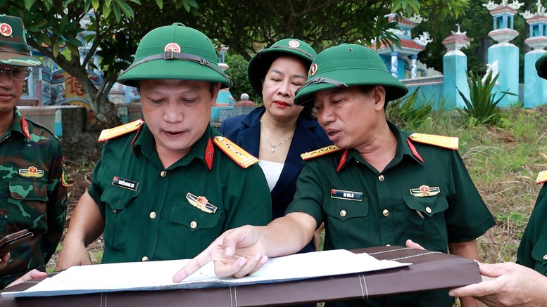 Khảo sát, nắm thông tin khu vực mộ liệt sĩ tại đèo Phước Tượng- Ảnh 2.