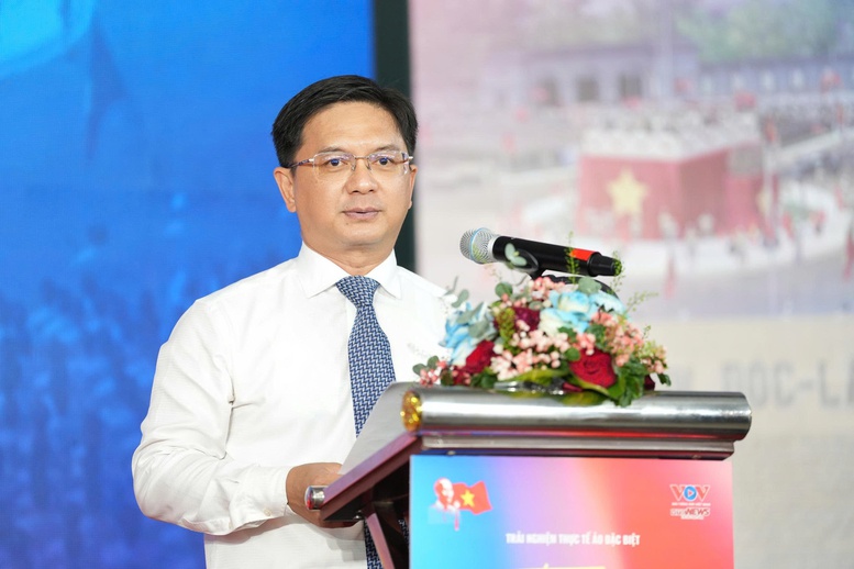 TPHCM: Du khách hào hứng 'Trở về thời khắc thiêng liêng'- Ảnh 1.