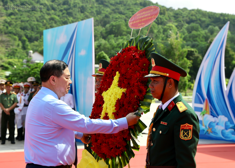 Phó Thủ tướng Thường trực Phạm Gia Túc dự Ngày hội toàn dân bảo vệ an ninh Tổ quốc tại Đặc khu Phú Quốc- Ảnh 1.