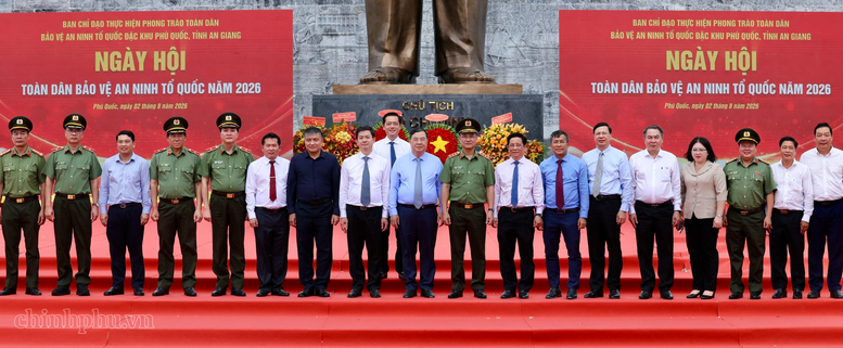 Phó Thủ tướng Thường trực Phạm Gia Túc dự Ngày hội toàn dân bảo vệ an ninh Tổ quốc tại Đặc khu Phú Quốc- Ảnh 6.