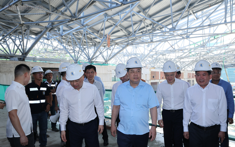 Phó Thủ tướng Thường trực Phạm Gia Túc kiểm tra tiến độ các công trình phục vụ APEC 2027- Ảnh 10.