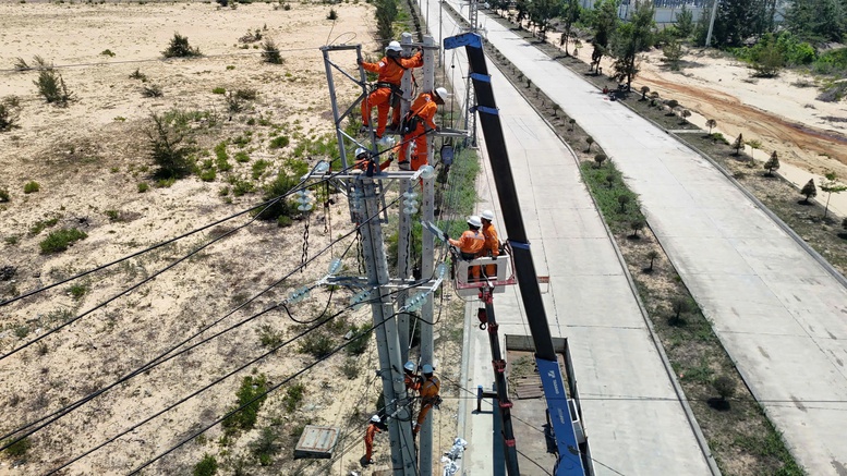 EVNCPC tinh gọn bộ máy, giữ vững đà tăng trưởng- Ảnh 1.