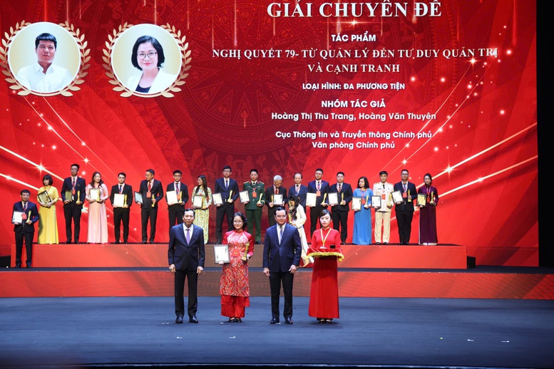 75 tác phẩm được trao giải tại Cuộc thi chính luận bảo vệ nền tảng tư tưởng của Đảng lần thứ II trong Đảng bộ Chính phủ- Ảnh 8.