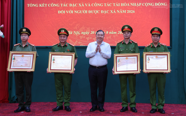 Phó Thủ tướng Thường trực Phạm Gia Túc: Công tác đặc xá phải gắn chặt với tái hòa nhập cộng đồng- Ảnh 3.