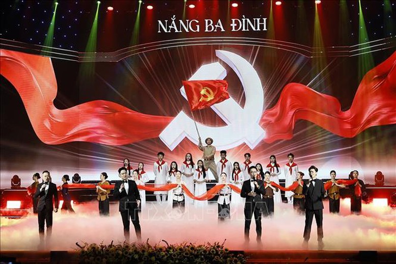 Chủ tịch Quốc hội Trần Thanh Mẫn dự Chương trình nghệ thuật chính luận ‘Nắng Ba Đình’- Ảnh 3.