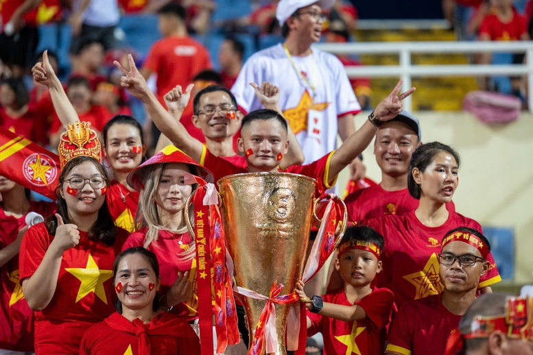 Mỹ Đình 'rực đỏ' trước giờ bóng lăn chung kết Asean Cup 2026- Ảnh 8.