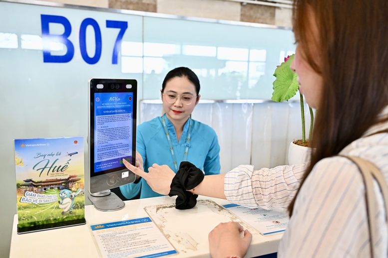 'Bay nhẹ tới Huế', thêm một hành trình xanh cùng Vietnam Airlines- Ảnh 4.