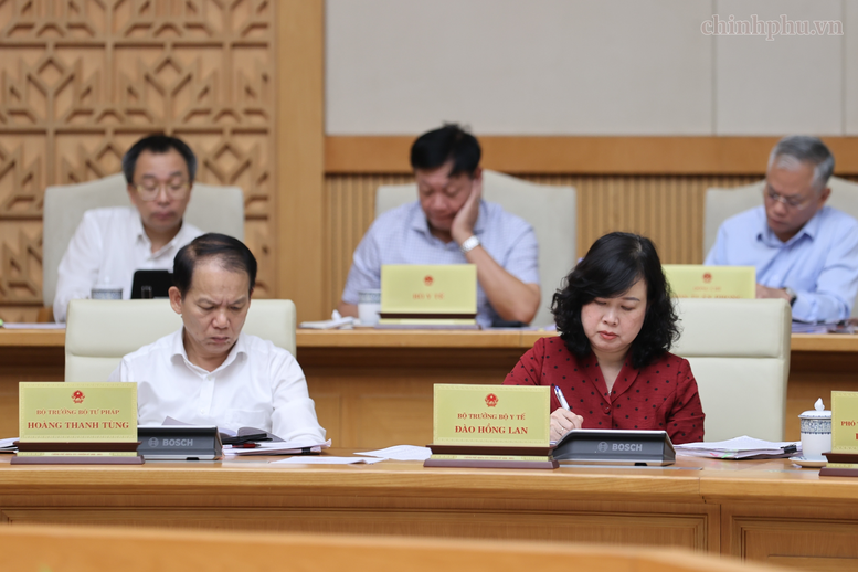 Thủ tướng Lê Minh Hưng: Khẩn trương hoàn thiện 11 dự án luật chuẩn bị trình Quốc hội- Ảnh 8.
